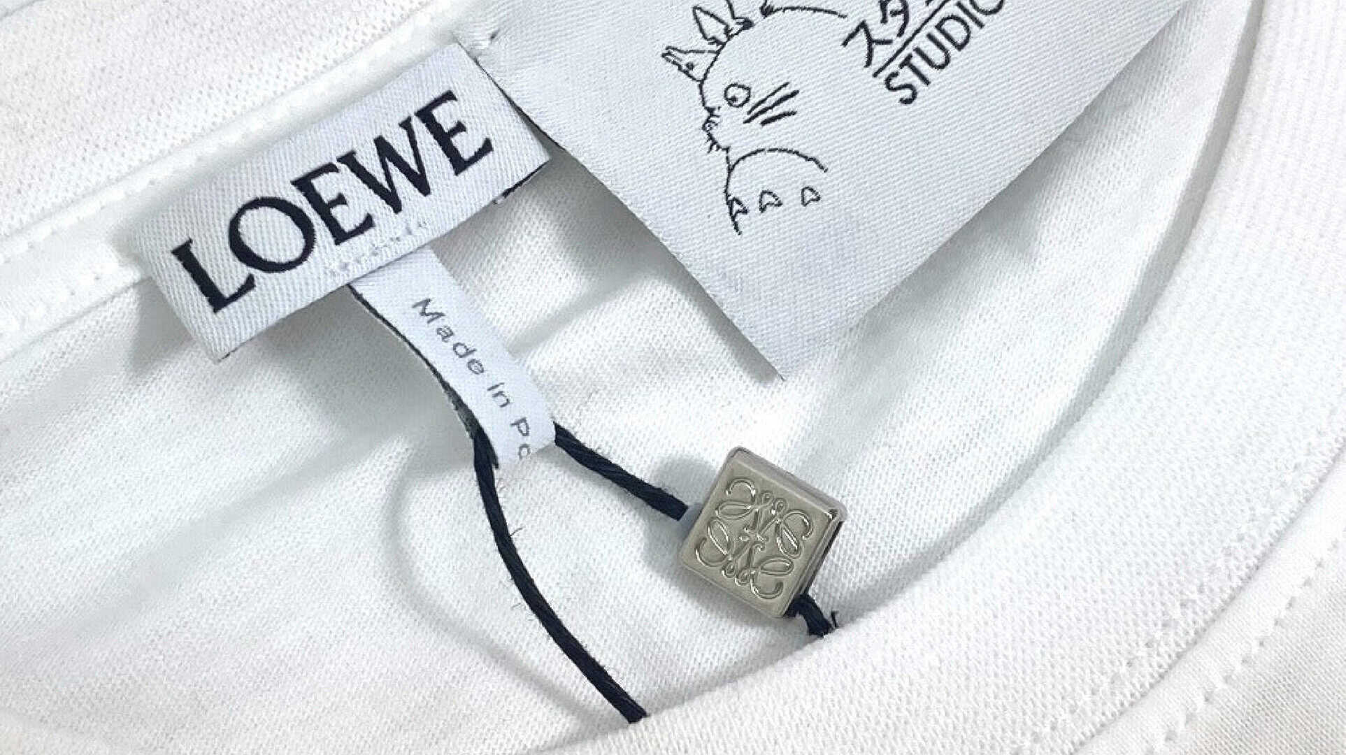 Luxury Packaging Accessories_Loewe Hangtag Charm Packaging