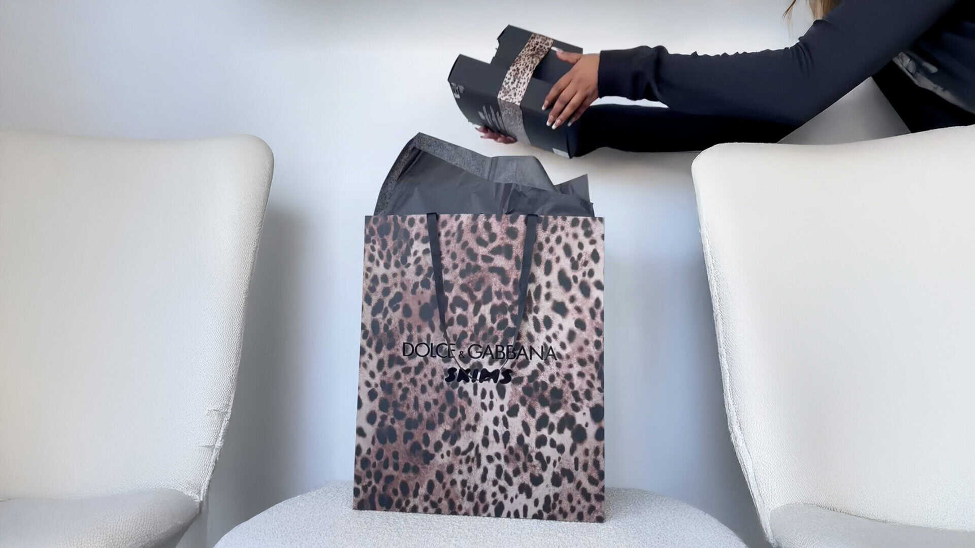 collabortion packaging skims dolce gabbana luxury packaging unboxing