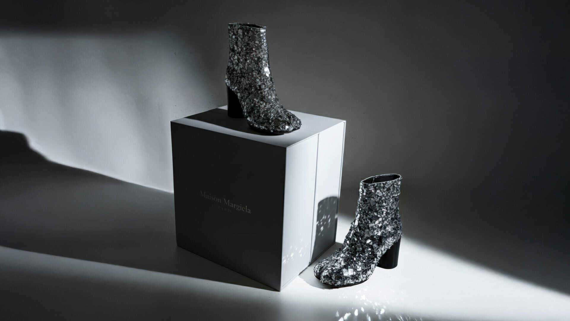 Maison Margiela Packaging Design Tabi Collector Box_Box & Boot
